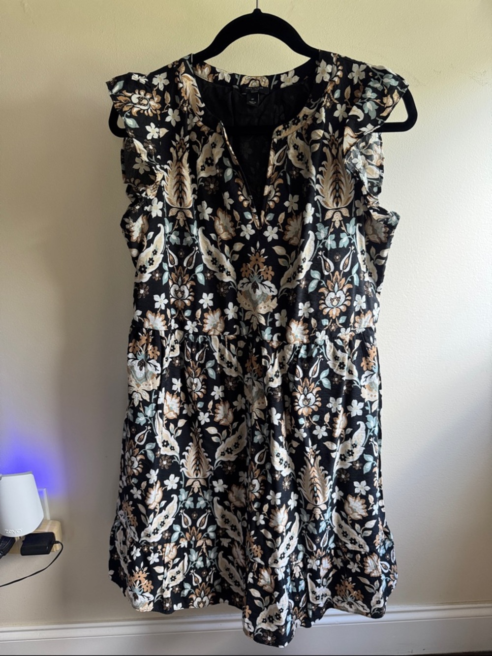 Ann Taylor Factory Floral Ruffle Sleeve  Dress - Black size MP , used like new